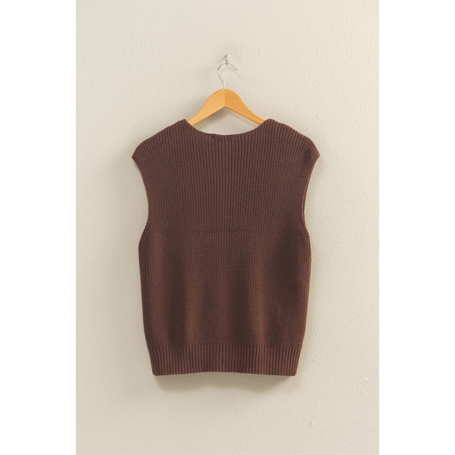 Sleeveless Button-Up Ribbed Vest: CHOCOLATE