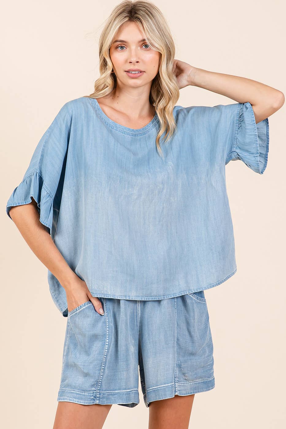 WASHED CHAMBRAY ELASTIC WAIST EASY FIT SHORTS: LT DENIM