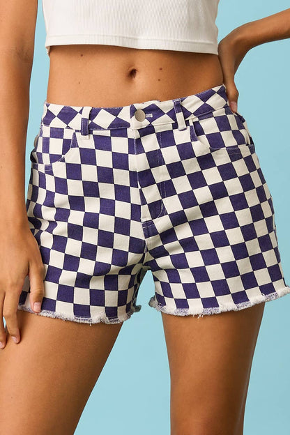 GAME DAY CHECKERED FRAYED HEM CASUAL SHORTS: BLACK