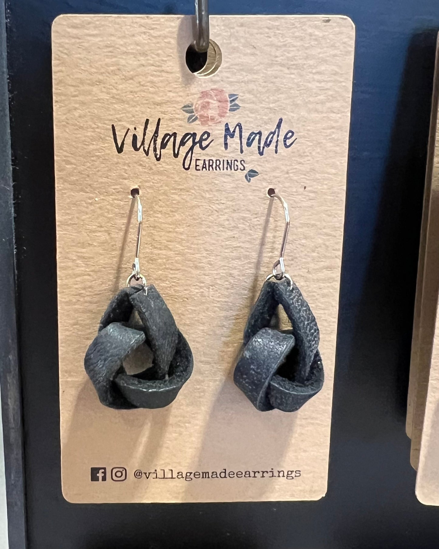 Mini Nova Knot Earring