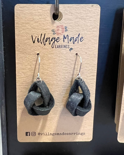 Mini Nova Knot Earring