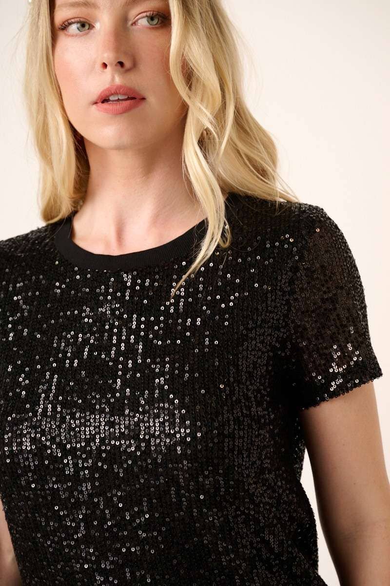 SEQUIN SHORT SLEEVE KNIT TOP