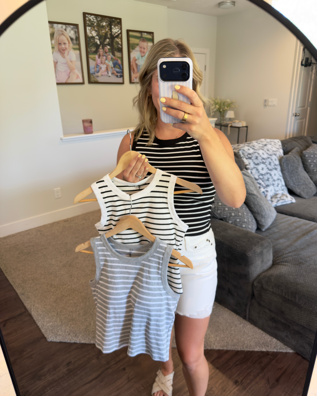 Stripe Tank w Shelf Bra: Black/White