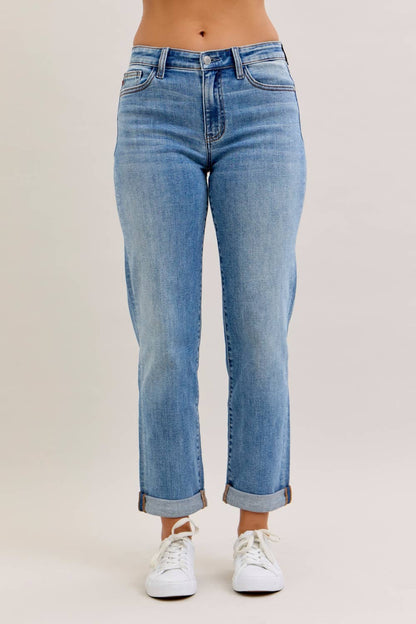 MR Boyfriend: Medium Wash