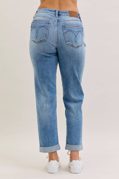 MR Boyfriend: Medium Wash