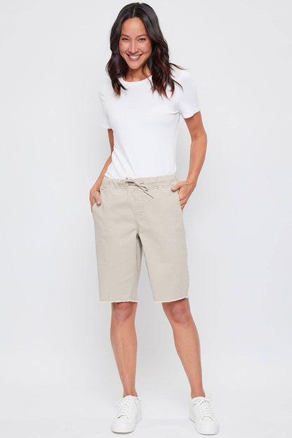 Elastic Waist Bermuda Short: Sesame
