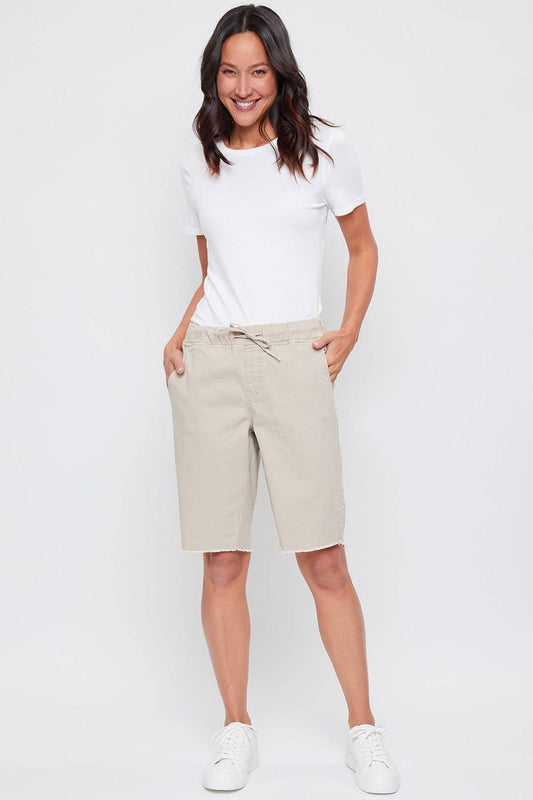Elastic Waist Bermuda Short: Sesame