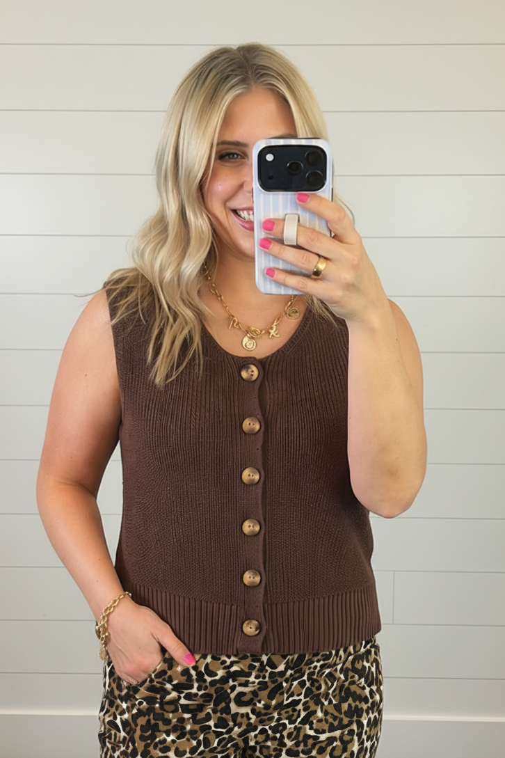 Sleeveless Button-Up Ribbed Vest: CHOCOLATE