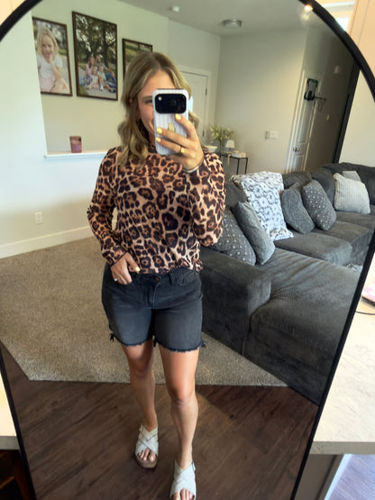 Judy Blue Cut Off 2 Button Dad Shorts: BK