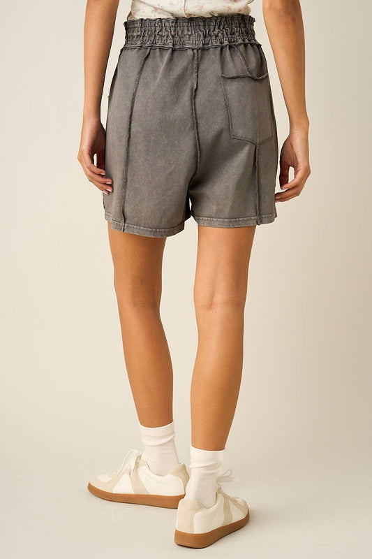 MINERAL WASH SEAM DETAIL PULL ON SHORTS: CHARCOAL