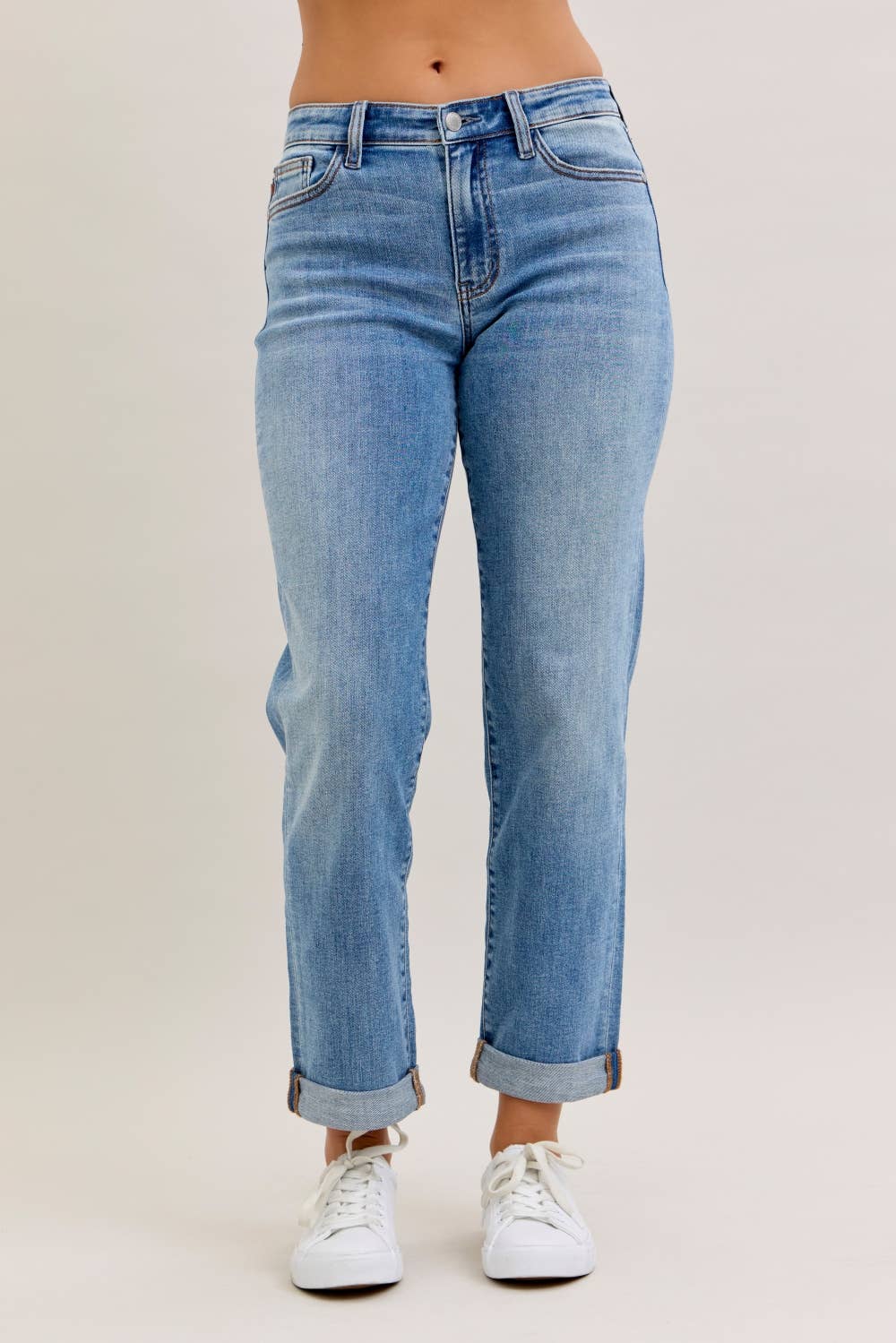 MR Boyfriend: Medium Wash