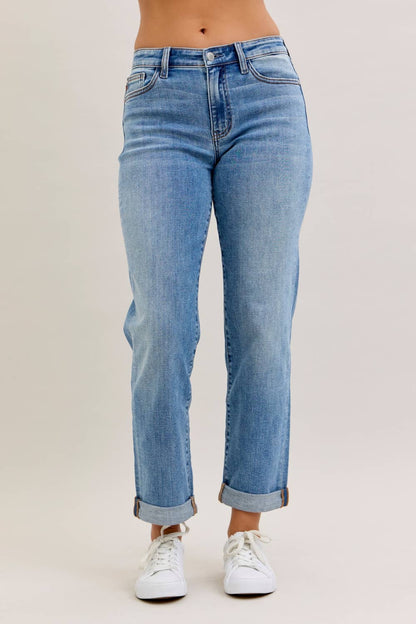 MR Boyfriend: Medium Wash