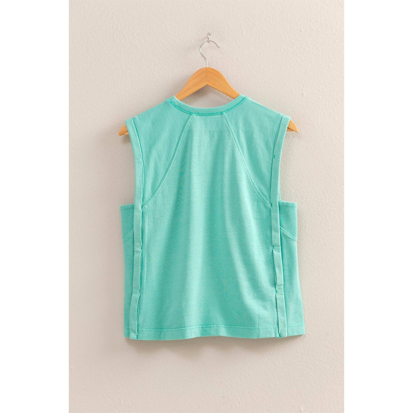 Round Neck Sleeveless Top: TURQUOISE